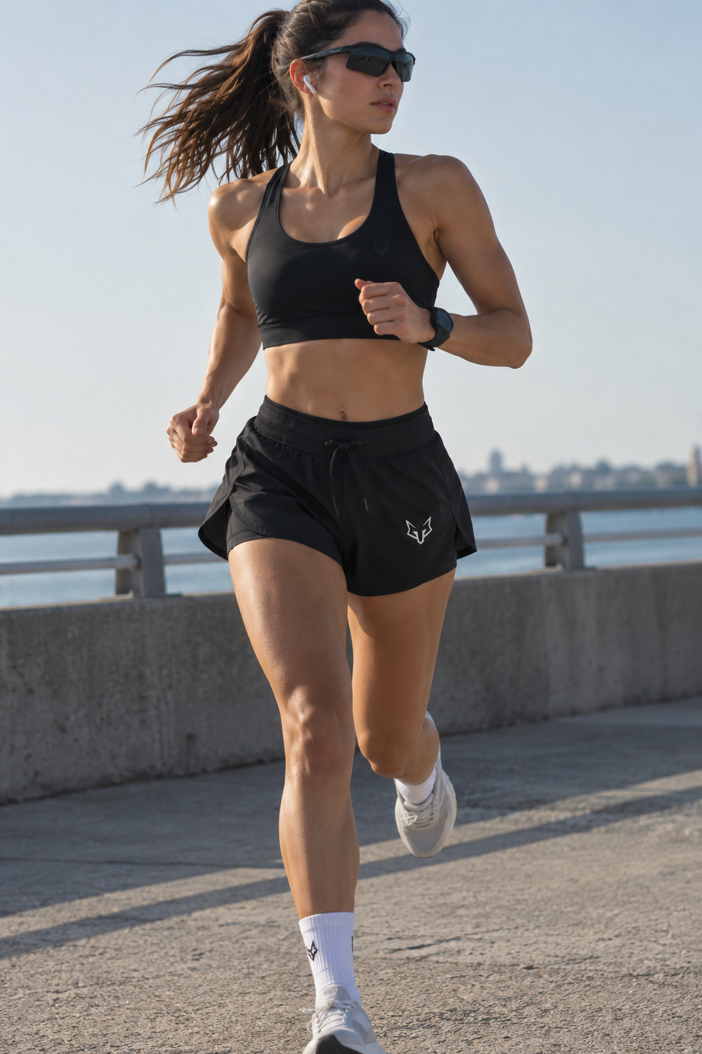 CM ESSENTIAL RUNNING SHORTS
